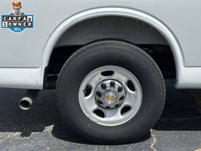 2025 Chevrolet Express Passenger 1LT