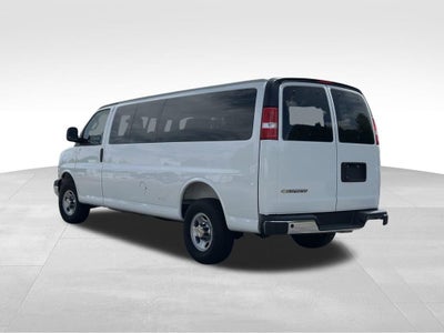 2025 Chevrolet Express Passenger 1LT