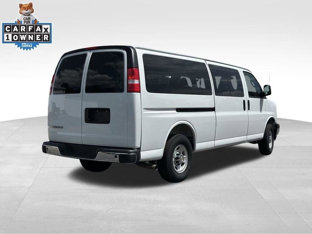 2025 Chevrolet Express Passenger 1LT