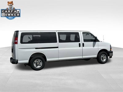 2025 Chevrolet Express Passenger 1LT