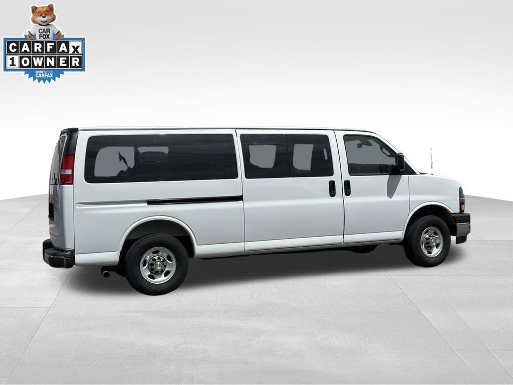 2025 Chevrolet Express Passenger 1LT