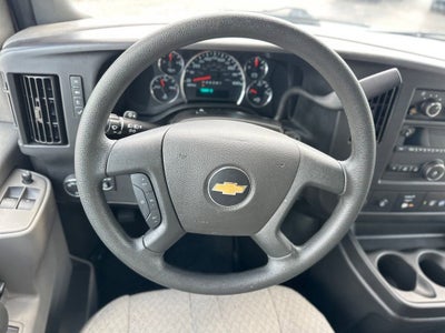 2025 Chevrolet Express Passenger 1LT