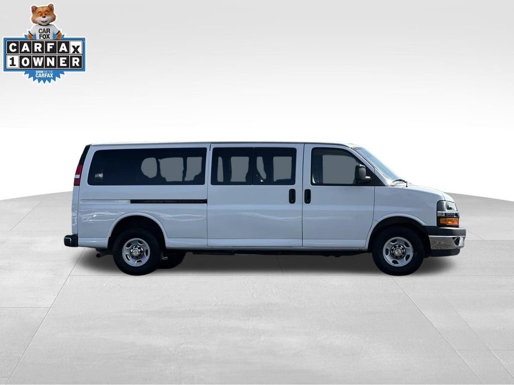 2024 Chevrolet Express Passenger 3500 1LT