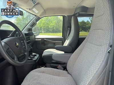 2025 Chevrolet Express Passenger 1LT