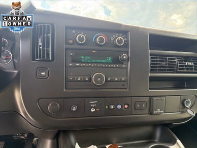2025 Chevrolet Express Passenger 1LT