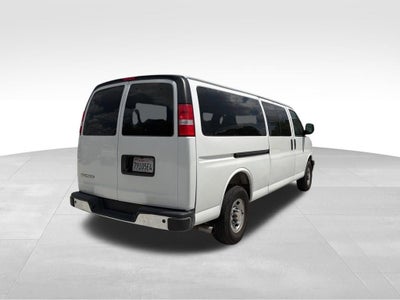2025 Chevrolet Express Passenger 1LT