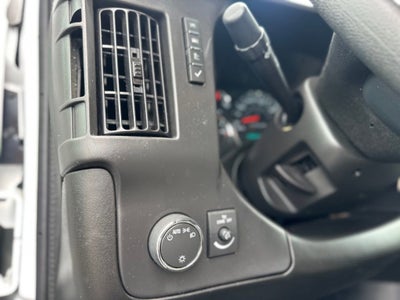 2025 Chevrolet Express Passenger 1LT