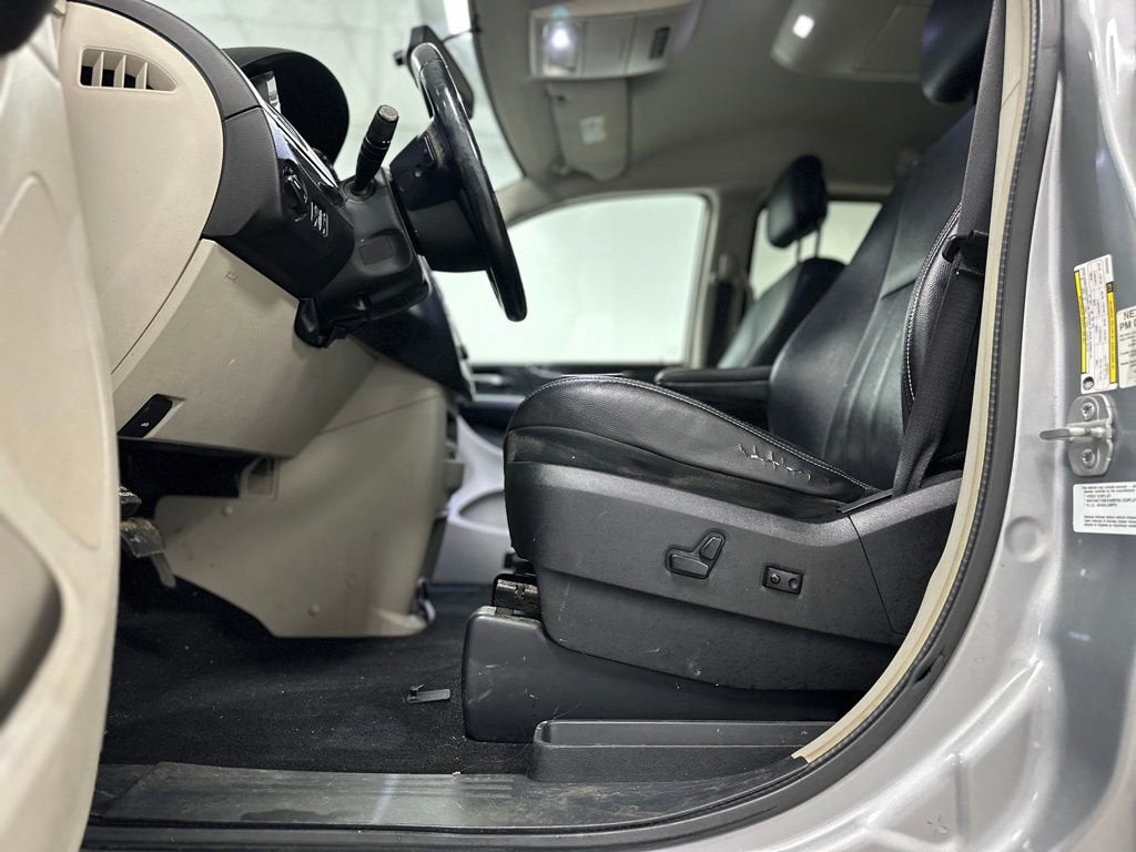 2014 Chrysler Town & Country Touring