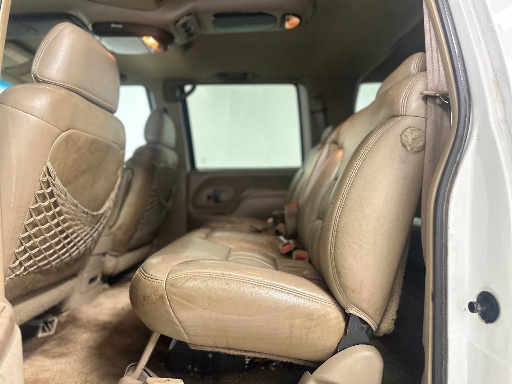 1999 Chevrolet Suburban Base