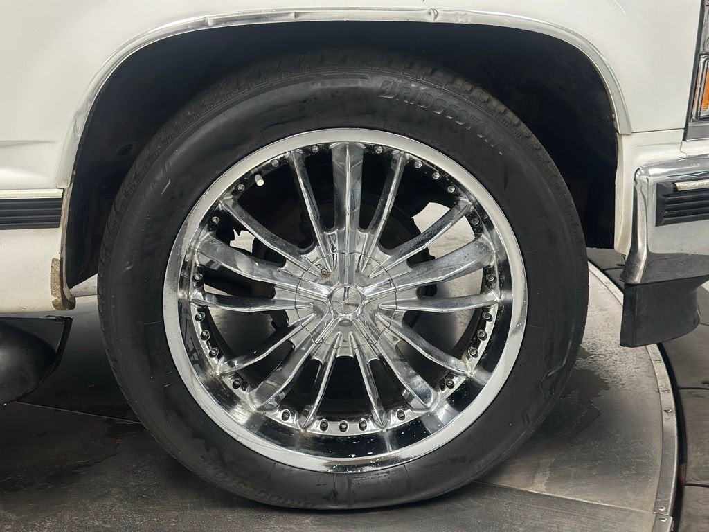 1999 Chevrolet Suburban Base