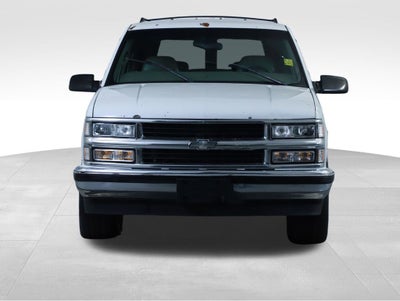 1999 Chevrolet Suburban Base