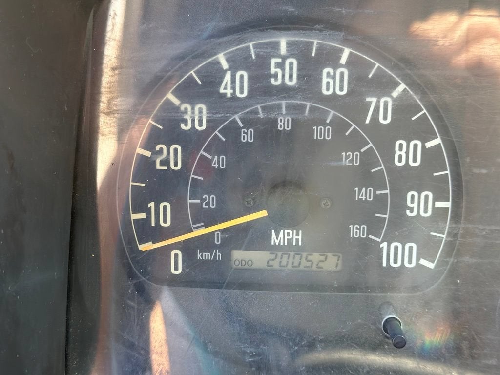2004 Isuzu W3S042 NPR GAS REG Base