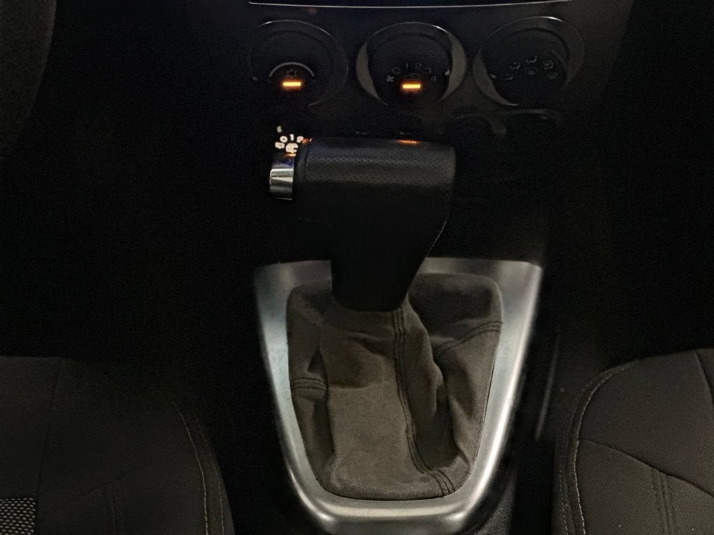 2006 HUMMER H3 Base