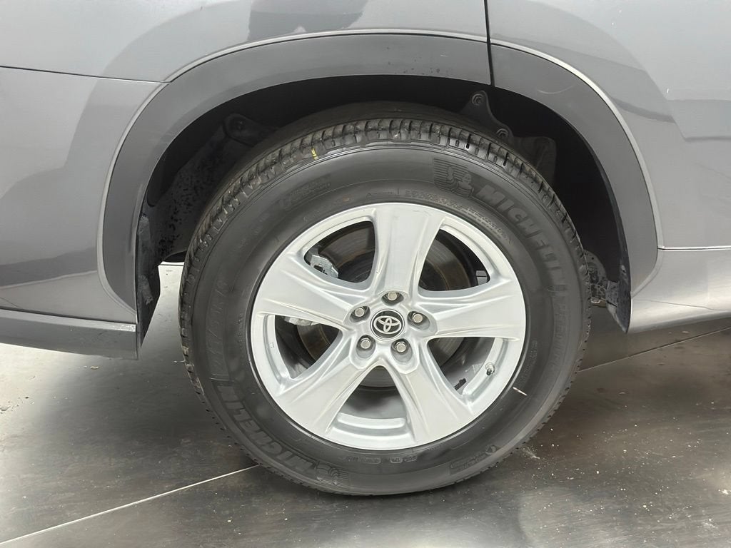 2025 Toyota Highlander LE