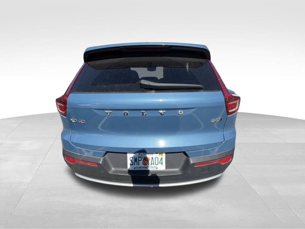 2024 Volvo XC40 Core Bright Theme