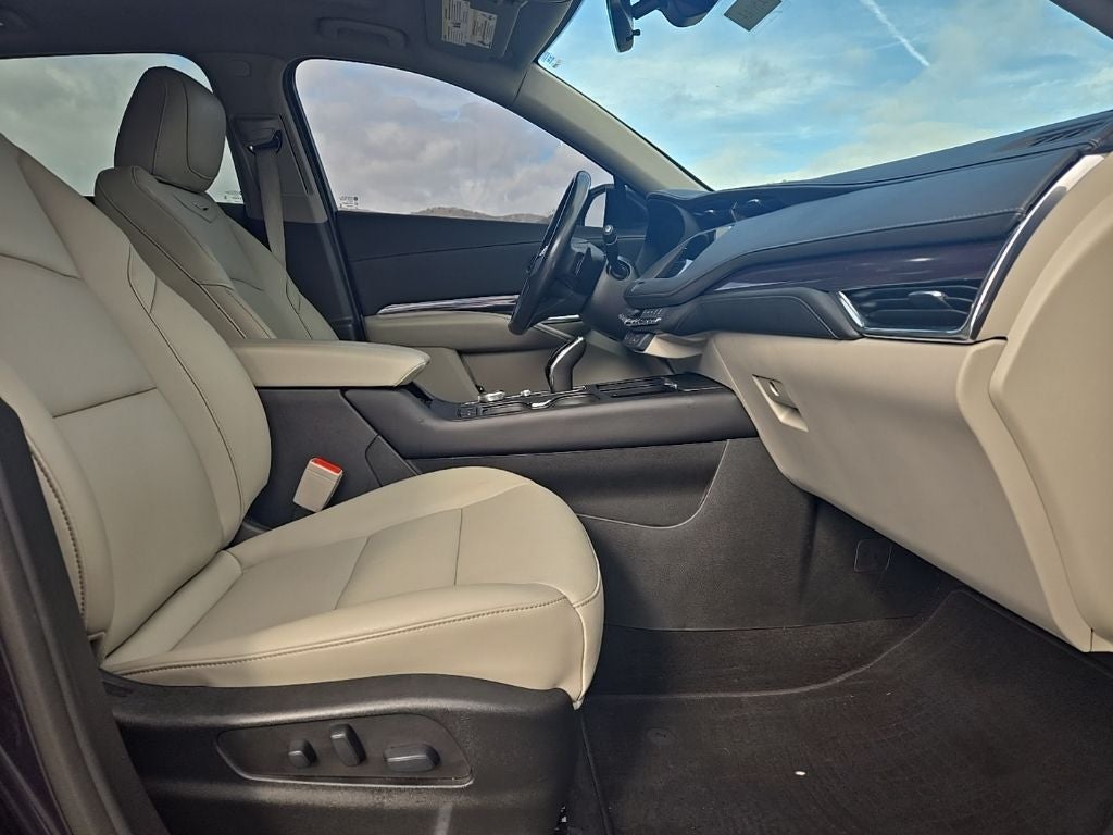 2023 Cadillac XT4 Luxury