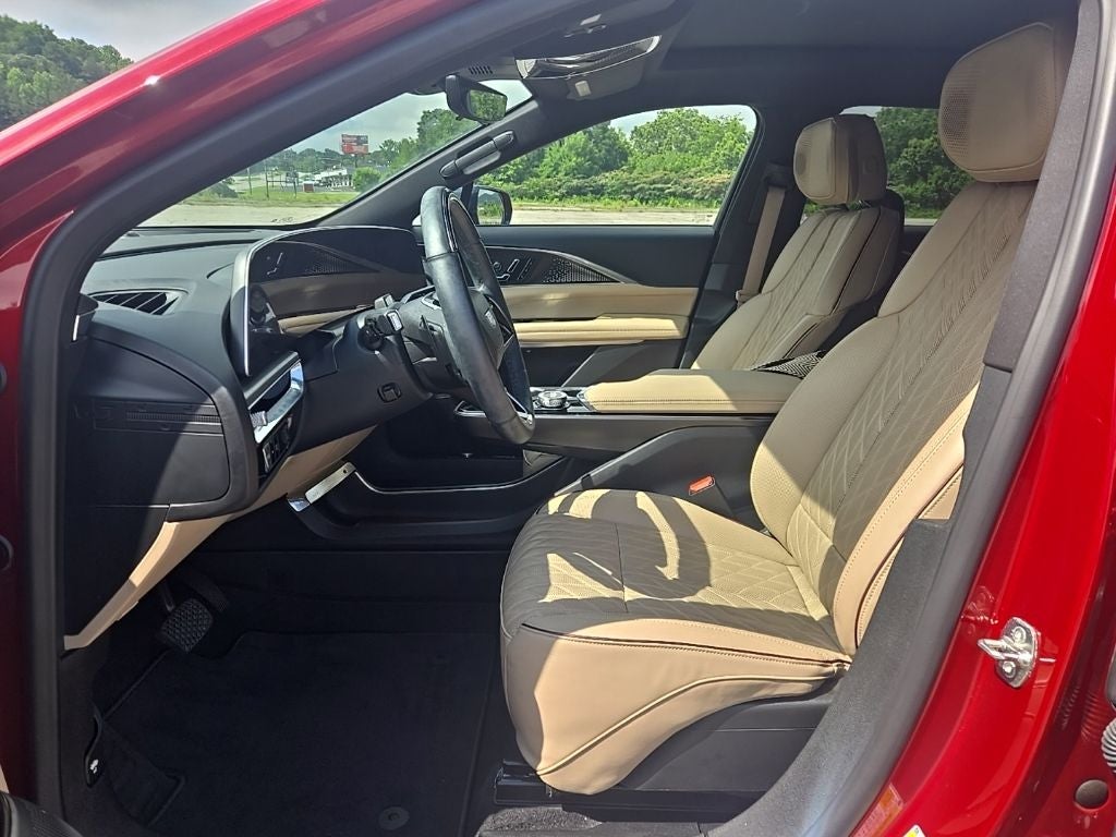 2024 Cadillac LYRIQ Sport