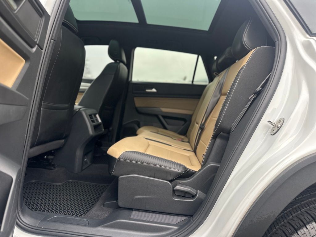 2022 Volkswagen Atlas Cross Sport 2.0T SEL R-Line