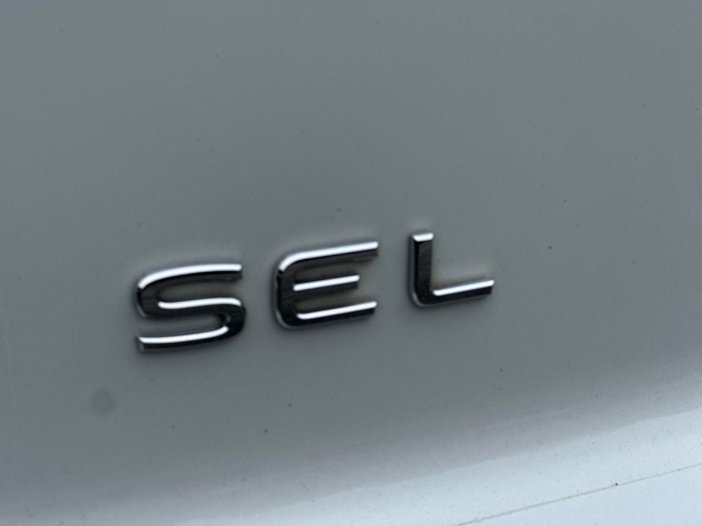 2022 Volkswagen Atlas Cross Sport 2.0T SEL R-Line