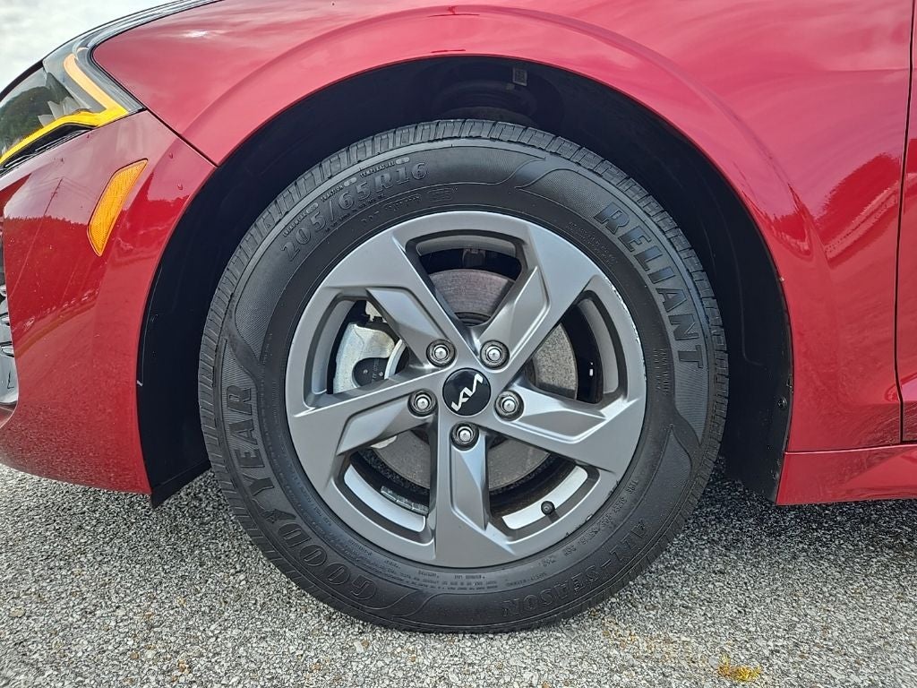 2023 Kia K5 LXS
