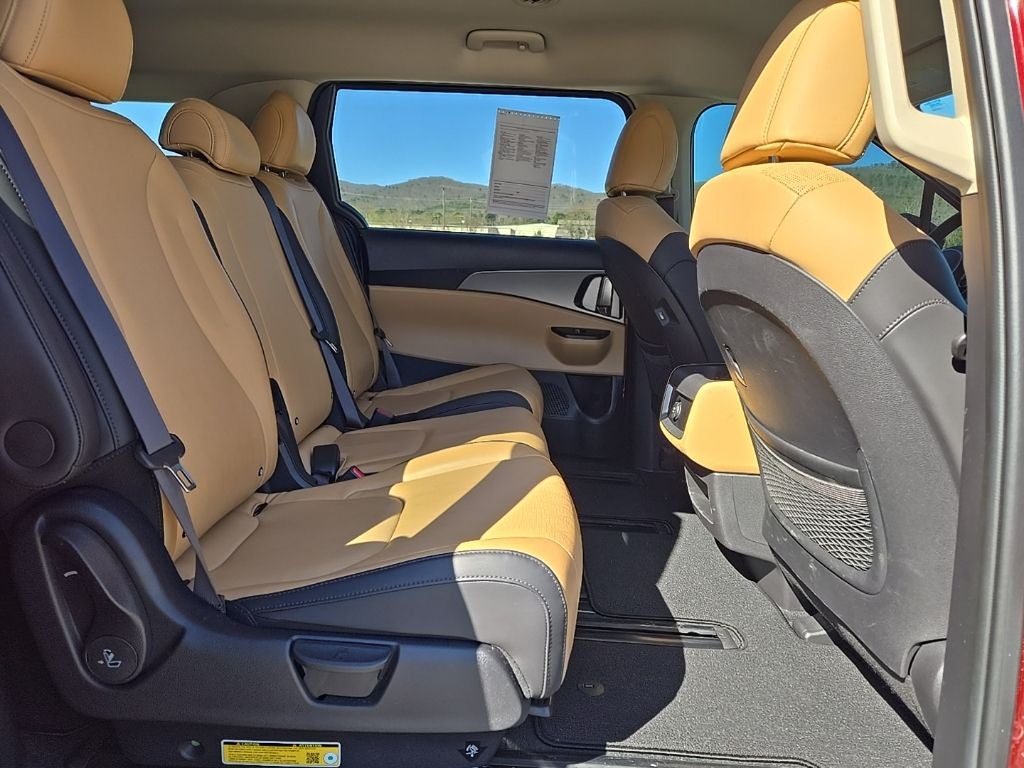 2024 Kia Carnival LX