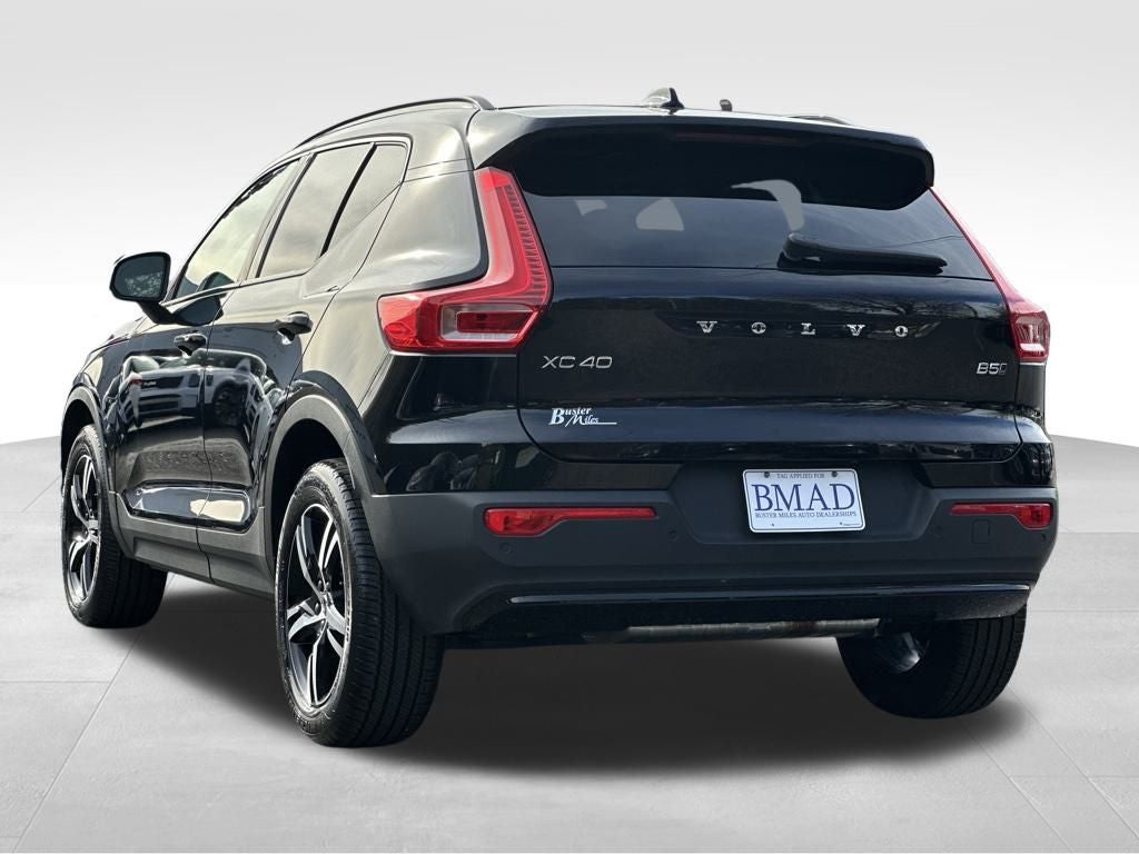 2024 Volvo XC40 B5 Core