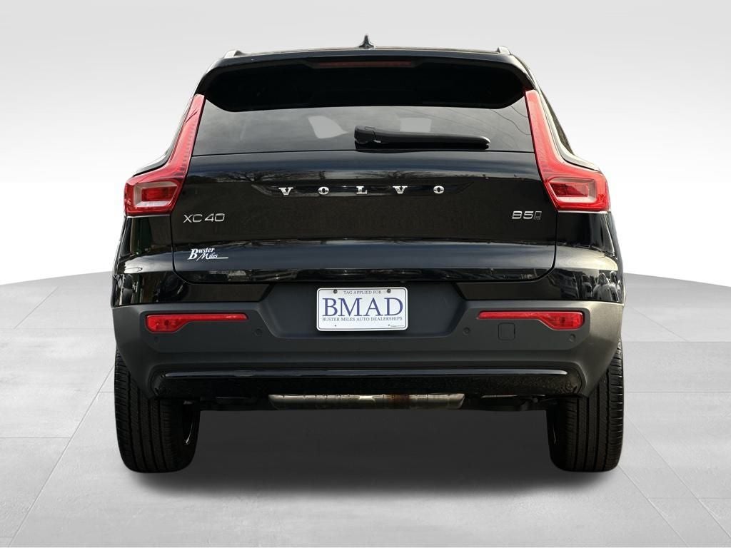 2024 Volvo XC40 B5 Core