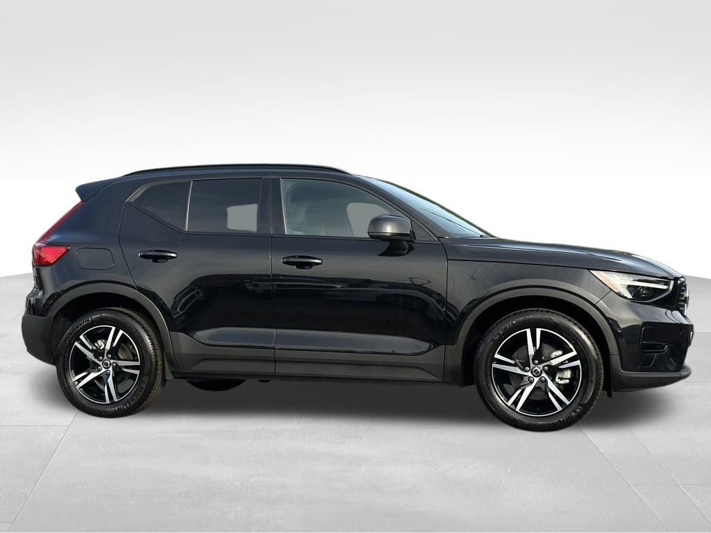 2024 Volvo XC40 B5 Core