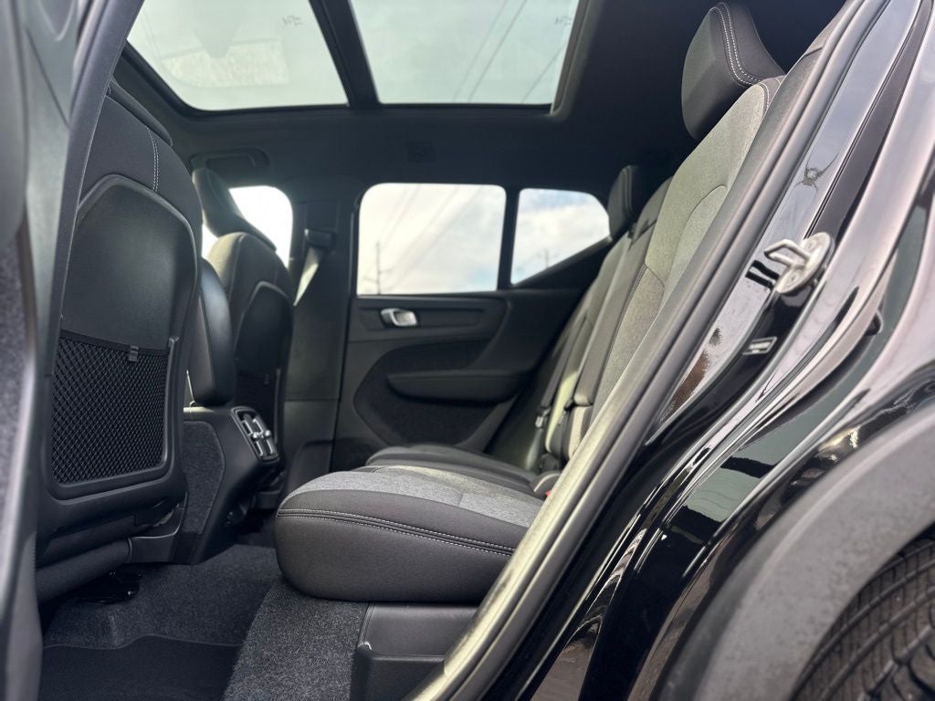 2024 Volvo XC40 B5 Core