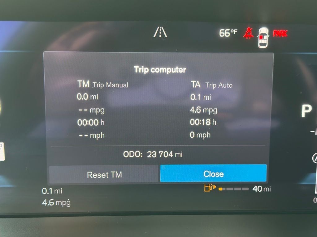 2024 Volvo XC40 B5 Core