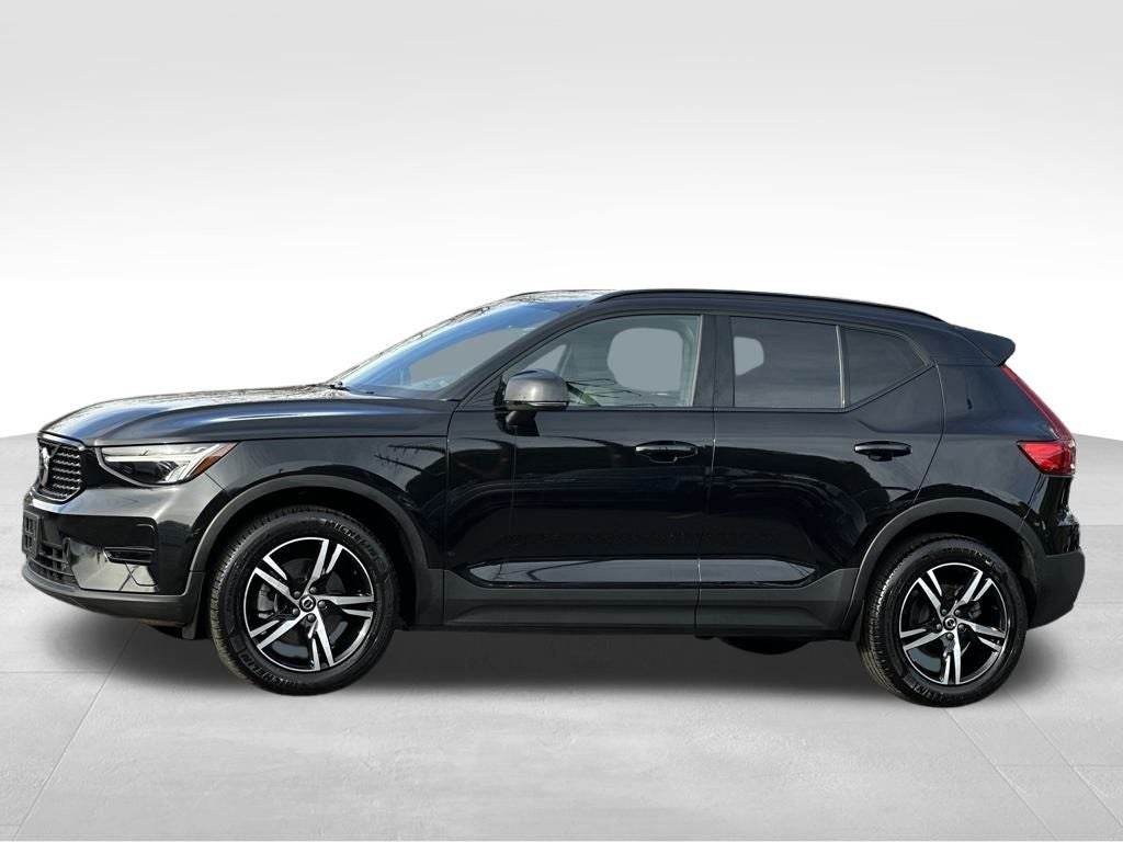 2024 Volvo XC40 B5 Core