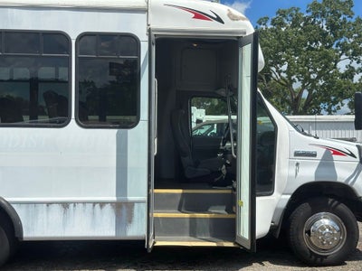 2008 Ford E-350SD Starcraft Bus