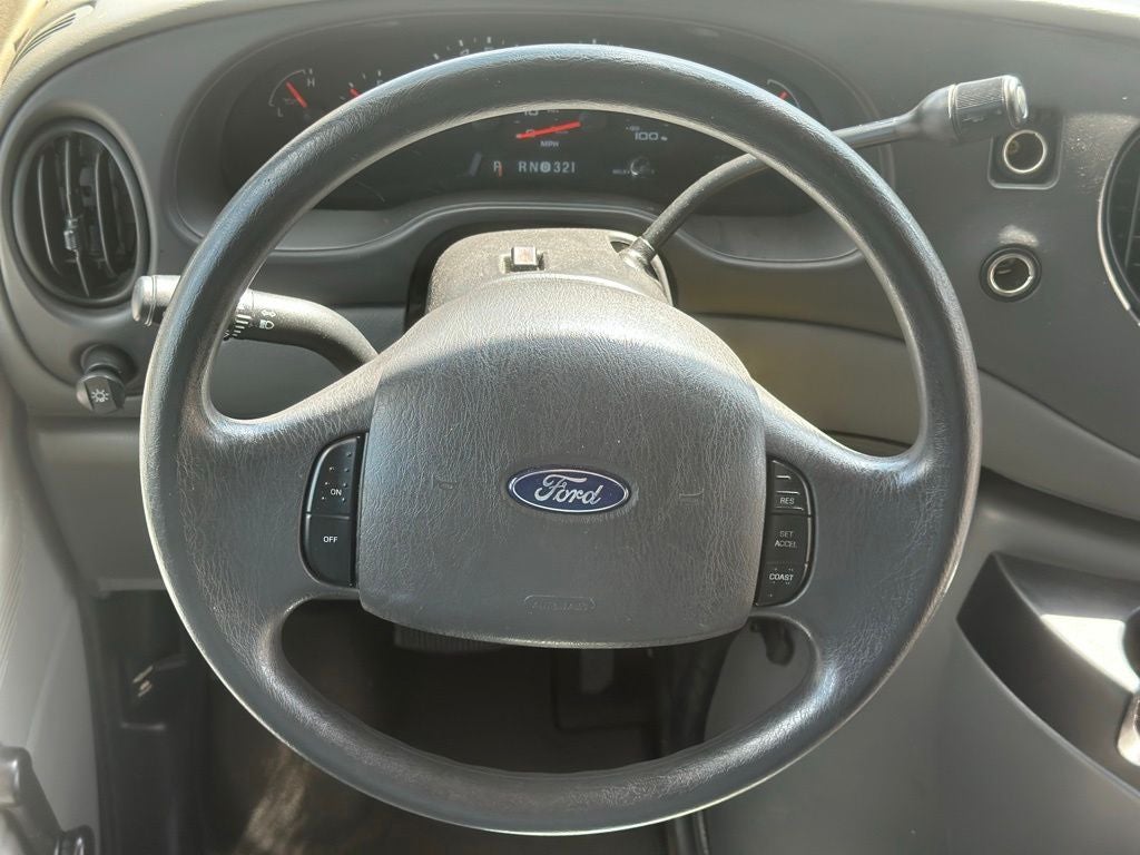 2008 Ford E-350SD Starcraft Bus