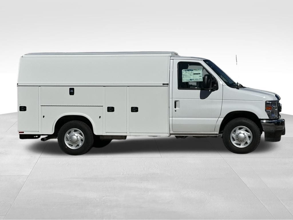 2026 Ford E-350SD Base Cutaway