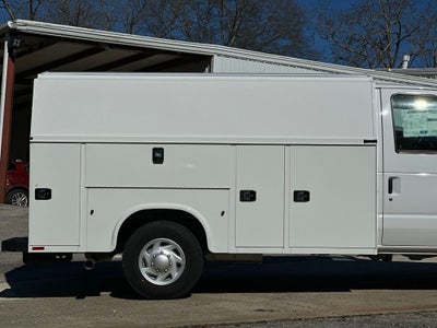 2026 Ford E-350SD Base Cutaway