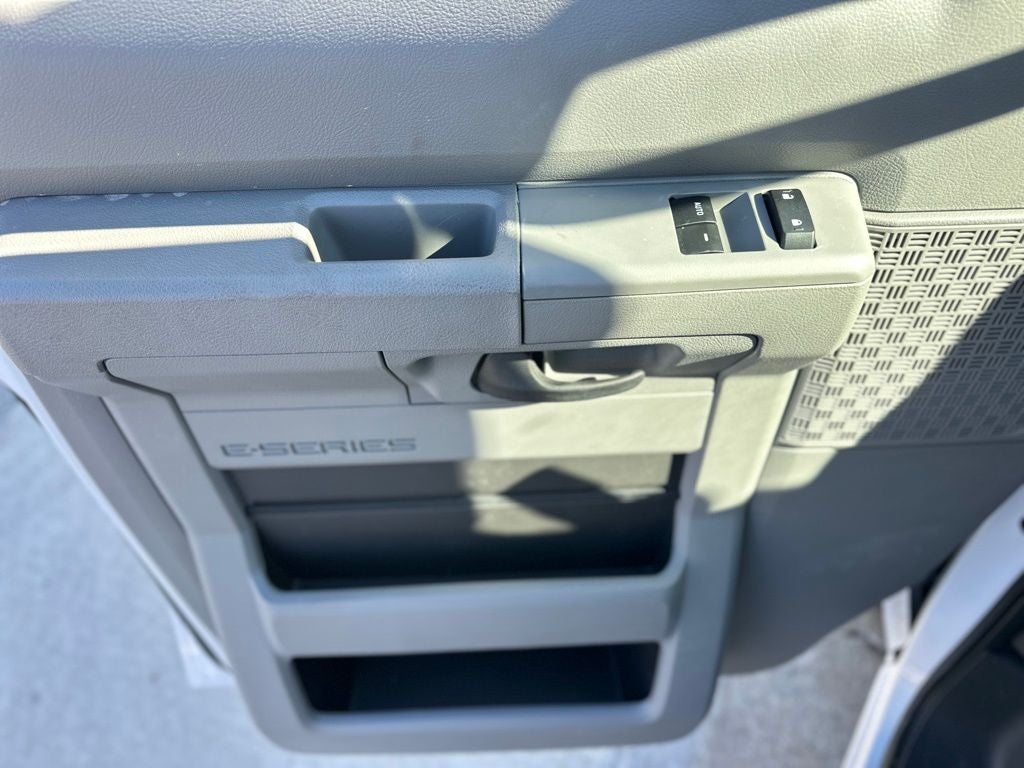 2026 Ford E-350SD Base Cutaway