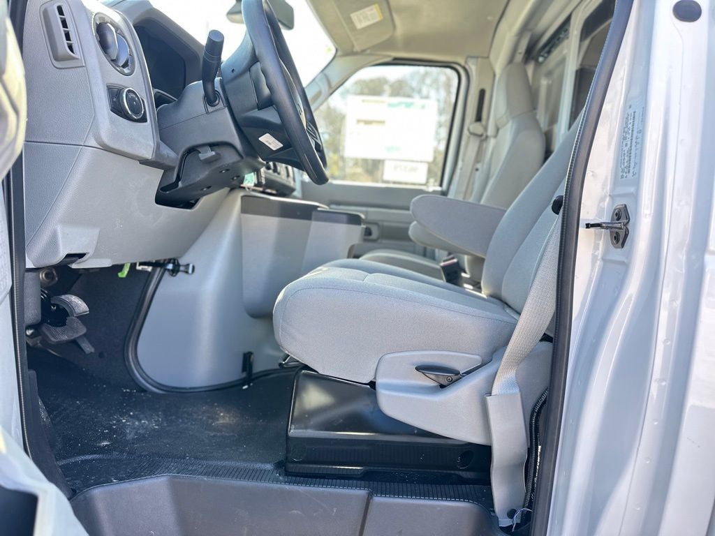 2026 Ford E-350SD Base Cutaway