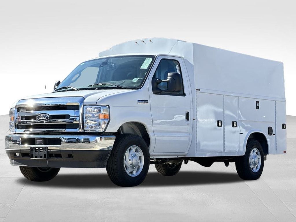 2026 Ford E-350SD Base Cutaway