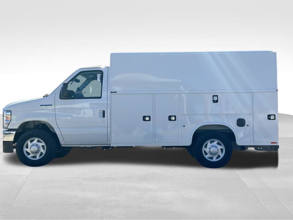 2026 Ford E-350SD Base Cutaway