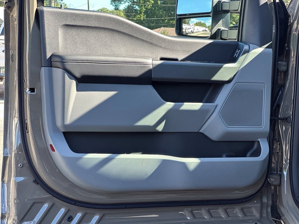 2027 Ford F-250SD XLT