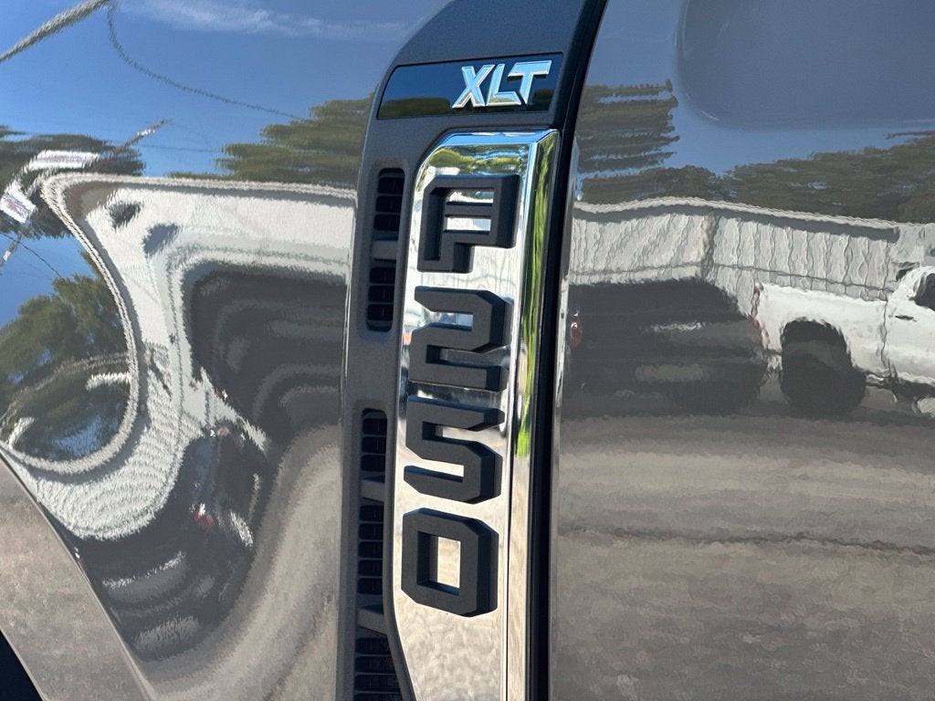 2027 Ford F-250SD XLT