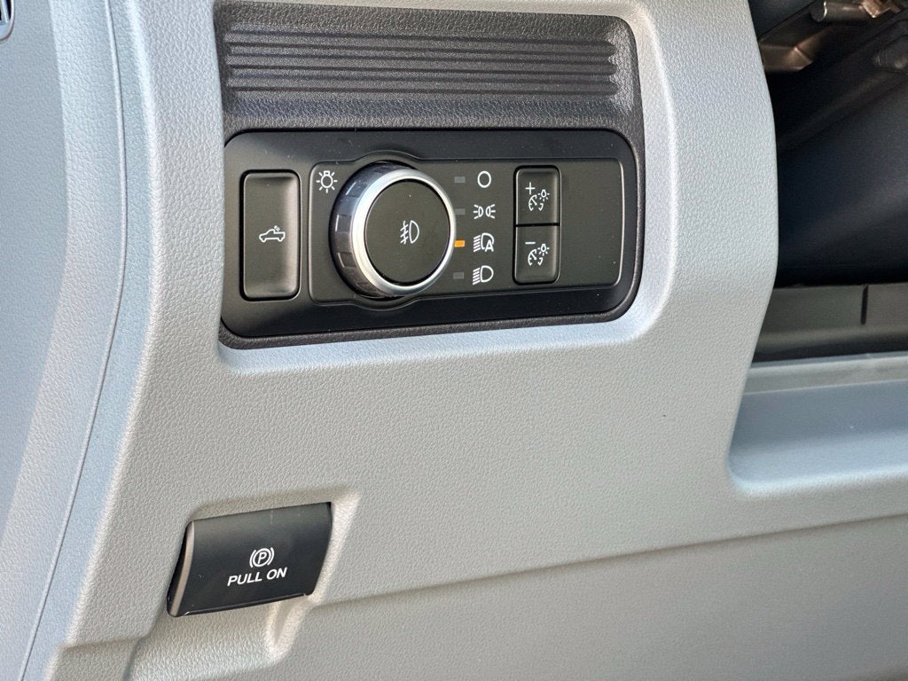 2027 Ford F-250SD XLT