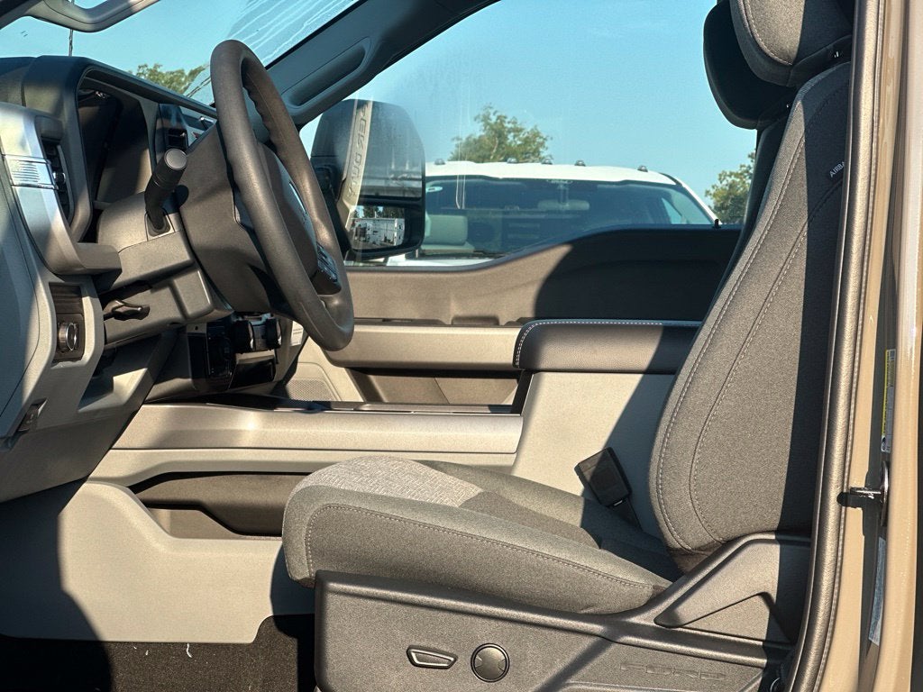 2027 Ford F-250SD XLT