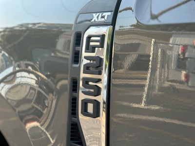 2027 Ford F-250SD XLT