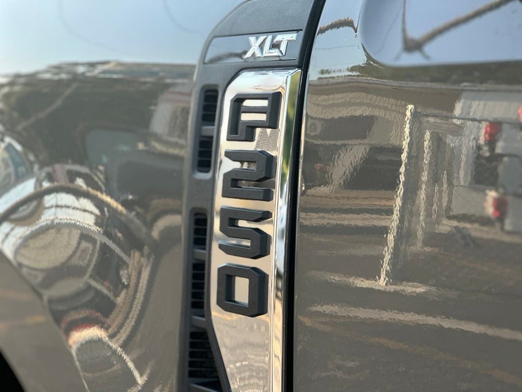 2027 Ford F-250SD XLT