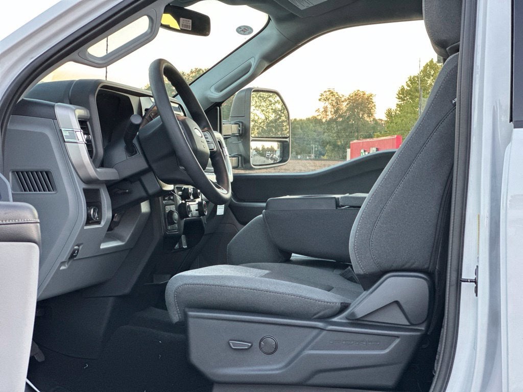 2027 Ford F-250SD XLT