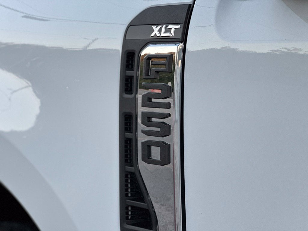 2027 Ford F-250SD XLT