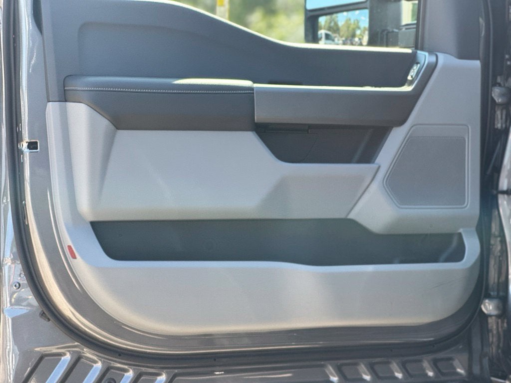 2027 Ford F-250SD XLT