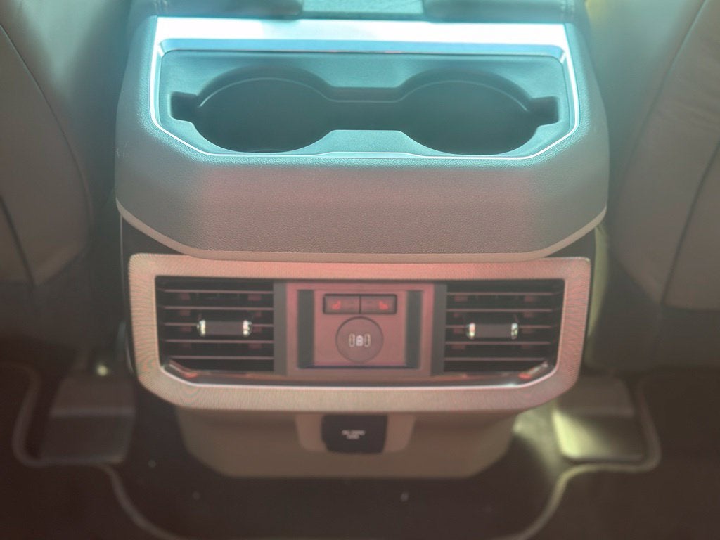 2027 Ford F-250SD Platinum