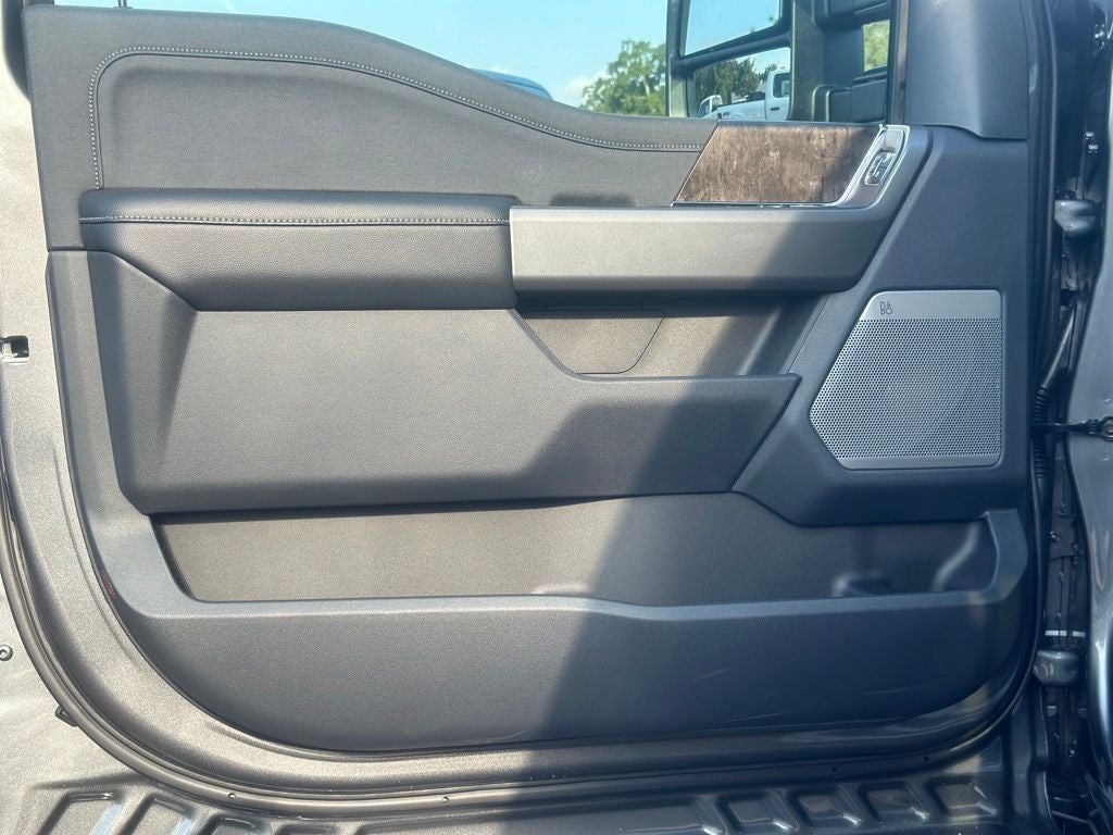 2027 Ford F-250SD Lariat